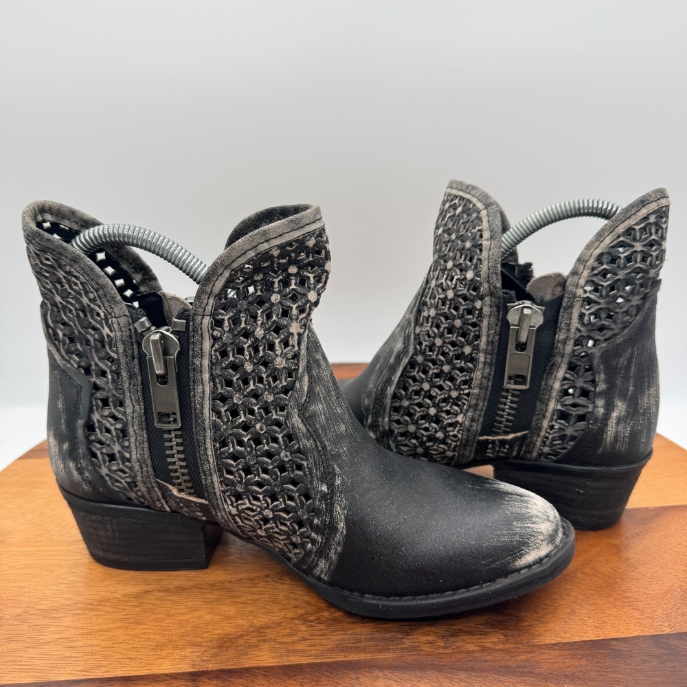 Circle G Western Boots Womens 6.5 Short Cut Out Ankle Booties Distressed Black - Picture 6 of 10
